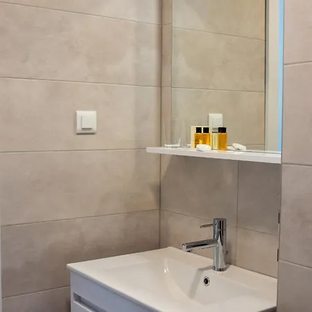 Pansion Hukic Πανσιόν 4*