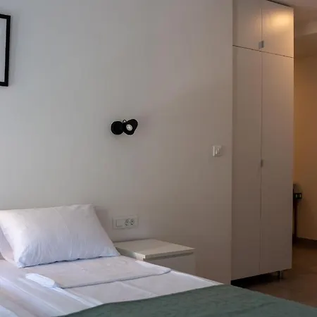 Pansion Hukic Πανσιόν Τούζλα