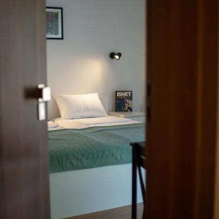 Πανσιόν Pansion Hukic 4*