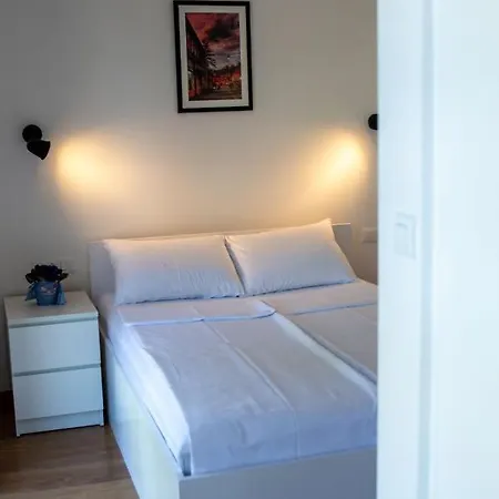 Pansion Hukic Πανσιόν