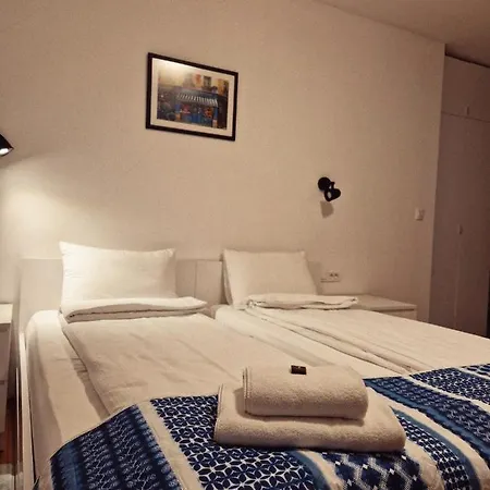 Pansion Hukic Τούζλα